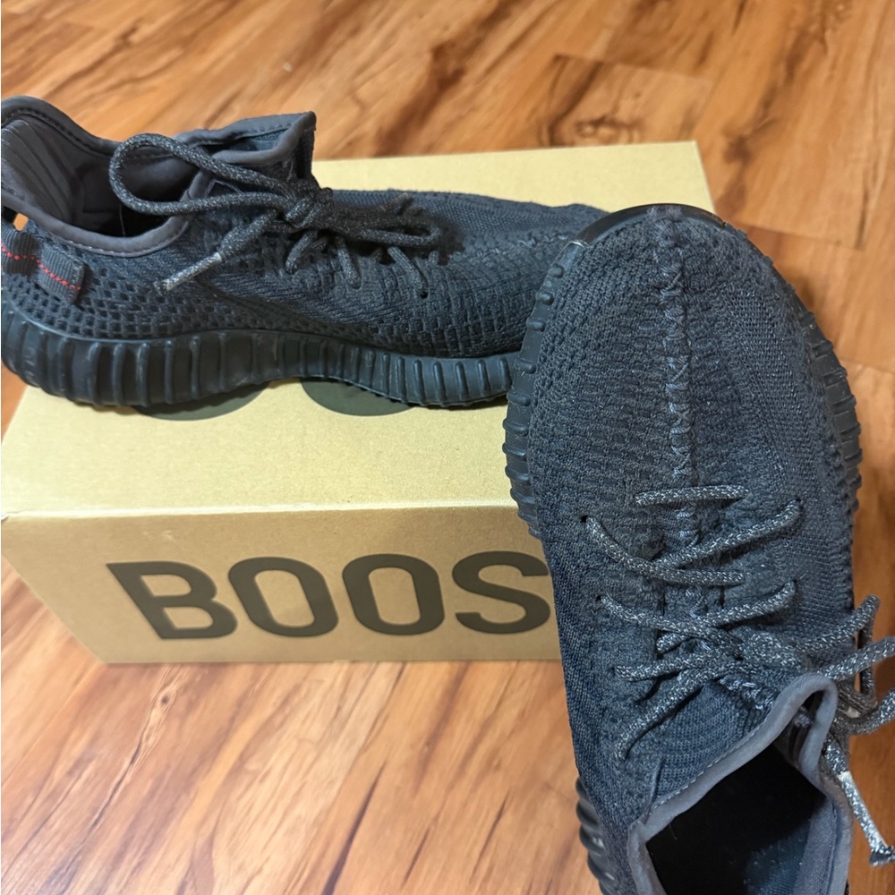 Yeezy Boost 350 V2